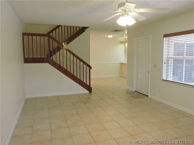 Building Photo - 2865 SW Lakemont Pl