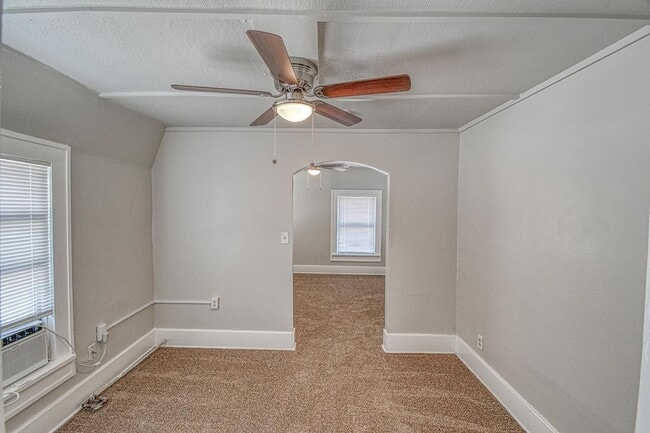 Building Photo - 464 College