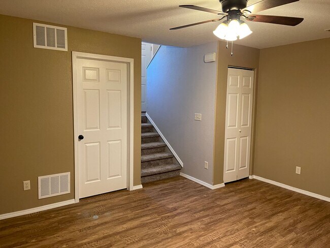 Building Photo - KU3-Osage Duplex 3