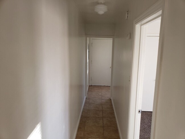 Building Photo - Affordable 1bed/1bath Duplex in Riverbank, 1st month free with 1 year lease.