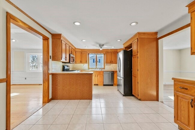 Building Photo - 72 Cambridge Rd