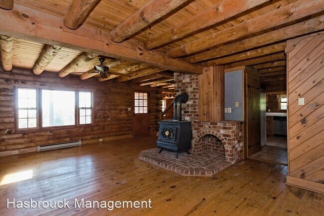 Building Photo - 3 br, 1.5 bath House - 6853 Jarmans Gap Road