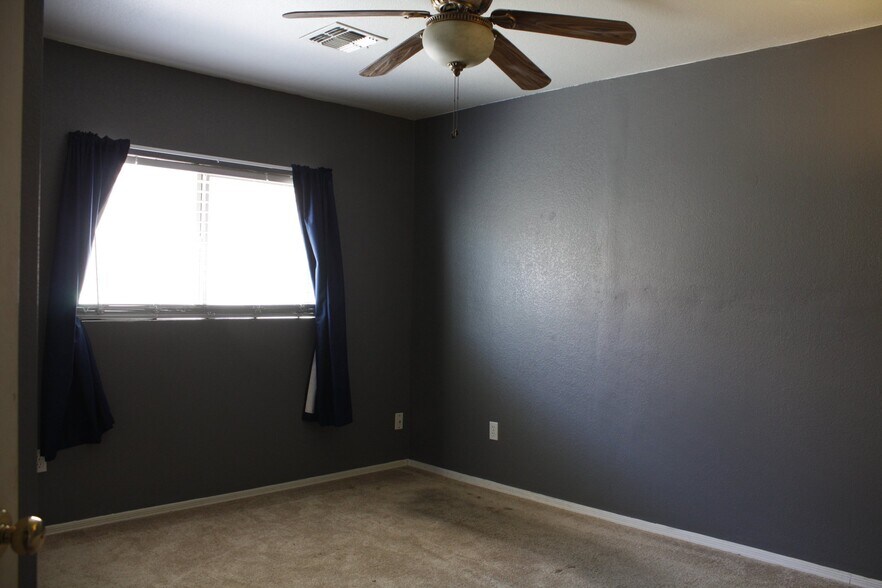 Building Photo - 2817 W Silver Creek Ln