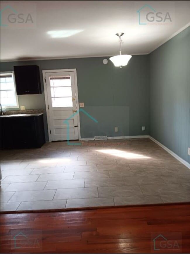 Building Photo - 106 Keowee Ave