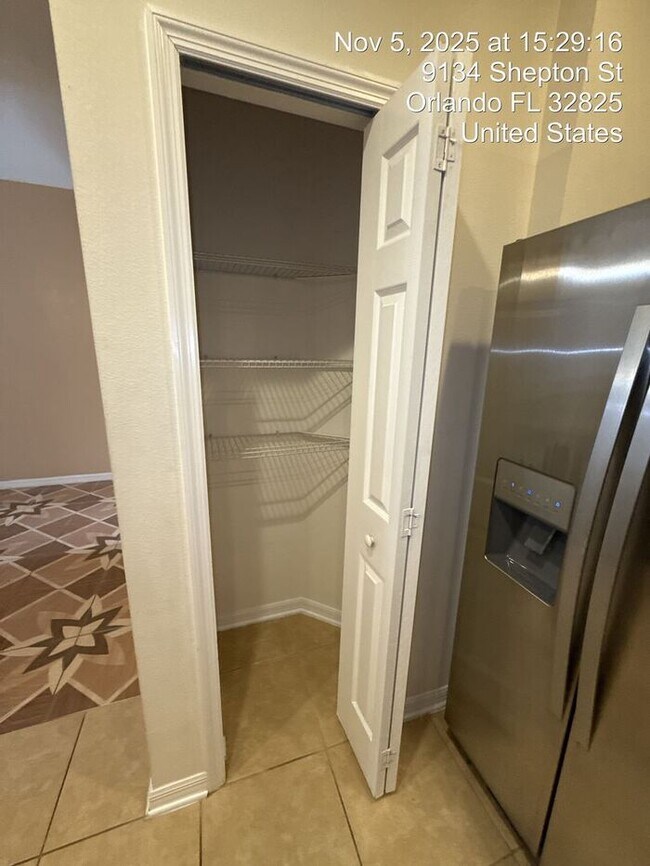 Building Photo - Beautiful Spacious 3 bed 2.5 bath Home in ...