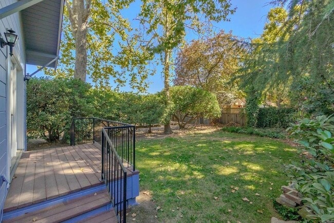 Building Photo - Charming Home next to Co-Op