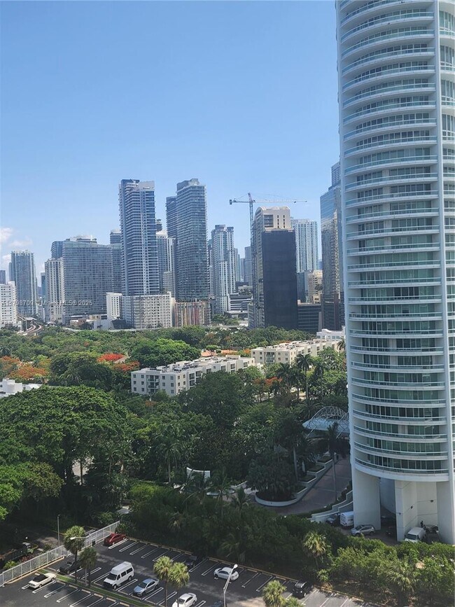 Building Photo - 1865 Brickell Ave