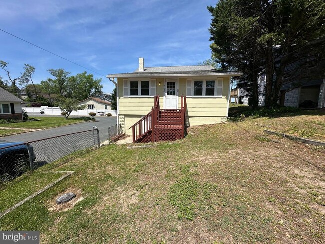Primary Photo - 7648 Beach Dr