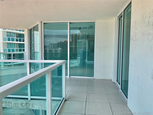 Building Photo - 250 Sunny Isles Blvd