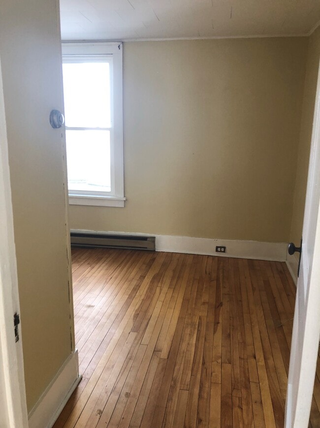 Building Photo - 15 LLC-54 Sailly Avenue