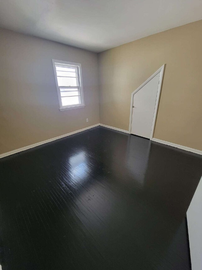Primary Photo - Spacious Updated One-Bedroom Apartment – R...
