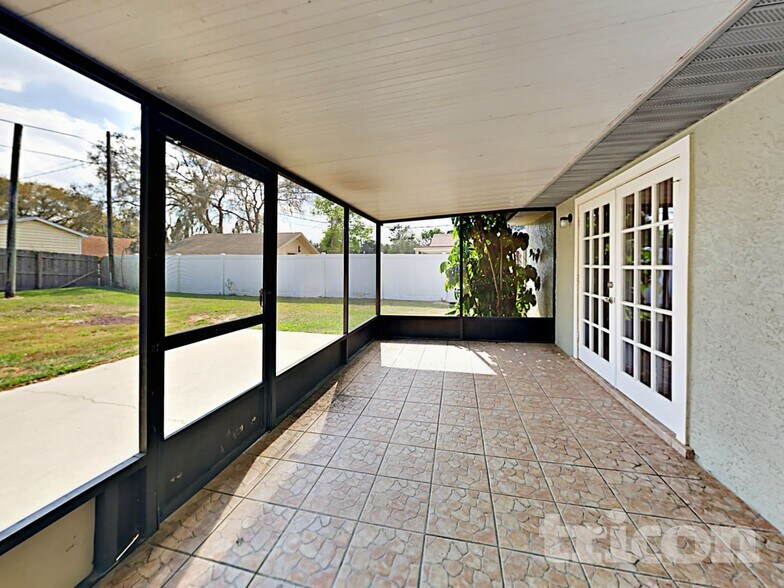 Building Photo - 2543 Hendricks Terrace