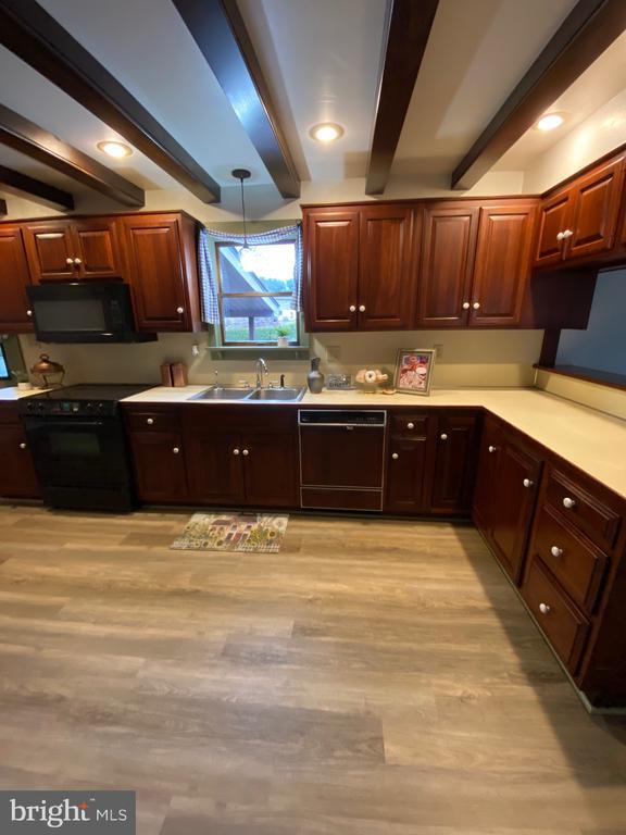 Building Photo - 45 Clay Slate Rd