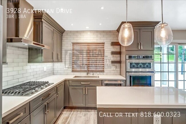 Building Photo - 3928 Ackerman Dr