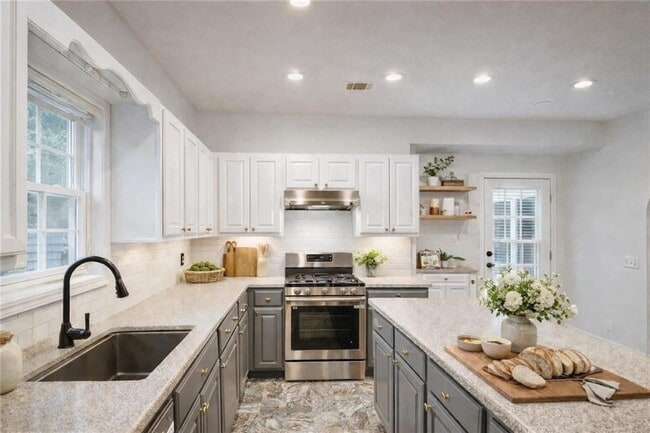 Building Photo - 3104 Clemson Pl