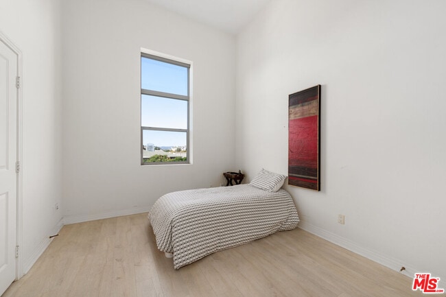 Building Photo - 7100 Playa Vista Dr
