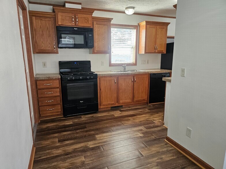 Building Photo - 2008 Heron Dr NW