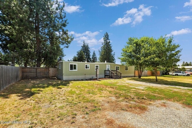 Building Photo - Manufactured Home 3 bed 1.5 bath RV Parking/Fenced Yard