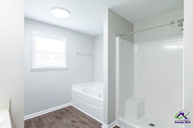 Building Photo - 200 Stirling Bridge Dr