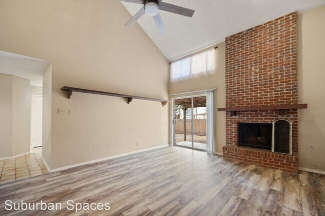 Building Photo - 2 br, 2 bath House - 5738 Spring Night