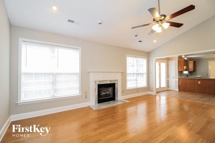 Building Photo - 365 Craver Pointe Dr