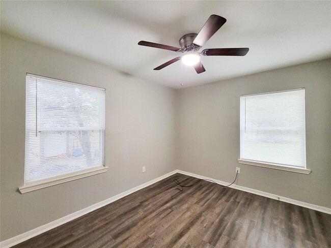 Building Photo - 5242 Keystone St