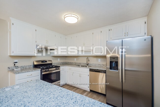 Building Photo - 138 Floresta Dr