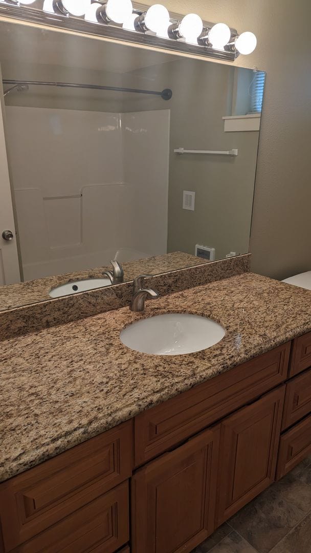 Building Photo - OR112