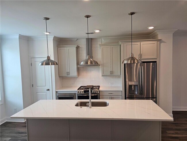 Building Photo - 502 Healy Dr