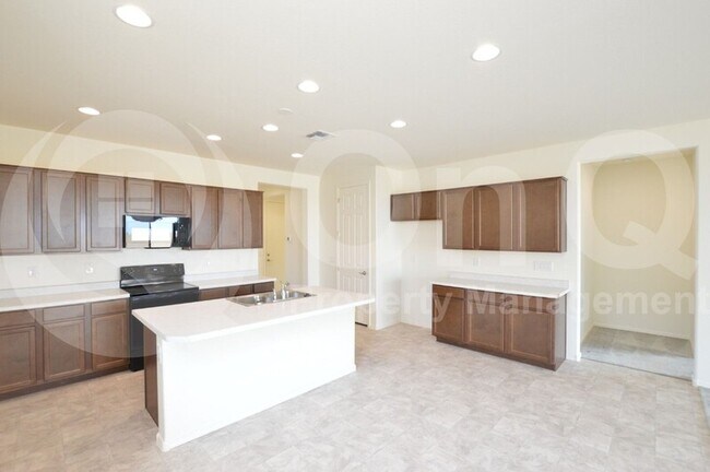 Building Photo - 816 S Strahan Pl