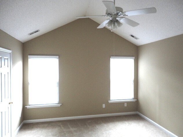 Building Photo - 704 Bent Hollow Ct