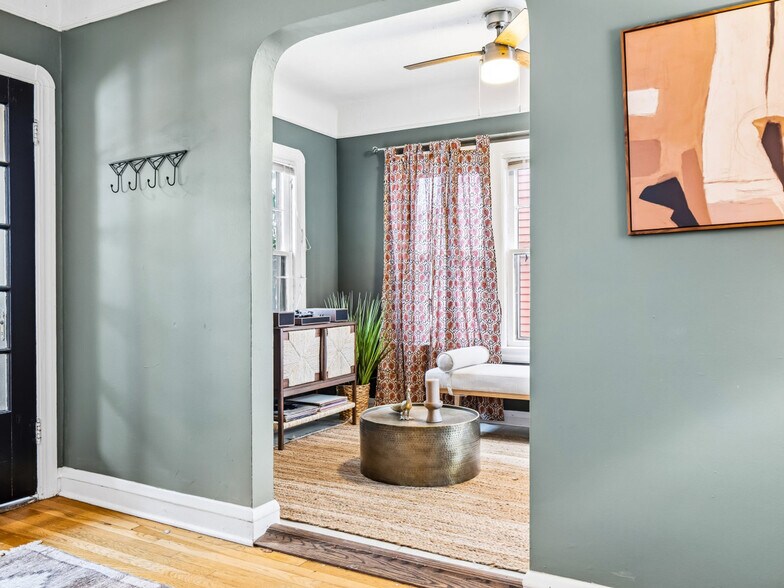 Building Photo - 3621 Silsby Rd