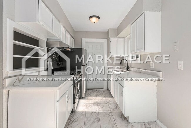 Building Photo - 590 Calder Ave
