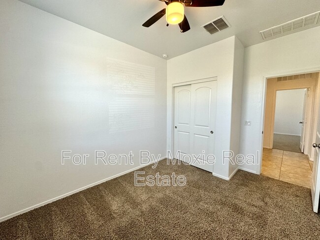 Building Photo - 17875 N Pietra Rd