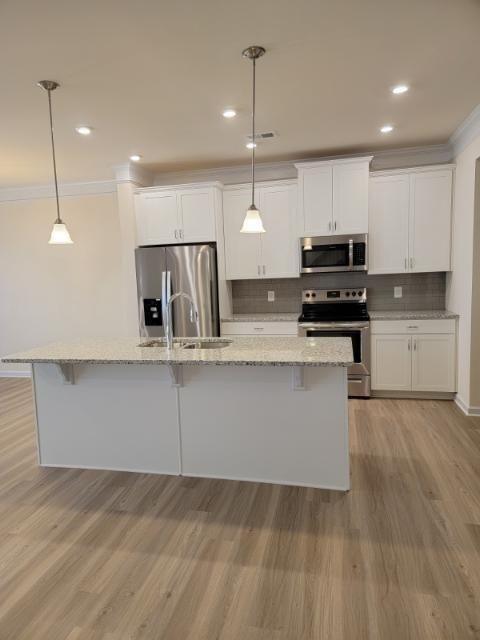 Building Photo - 160 Madison Bend