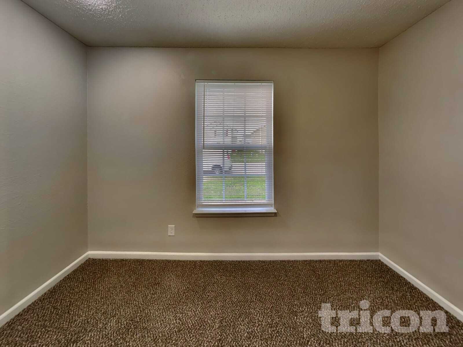 Building Photo - 10893 Glenayr Dr