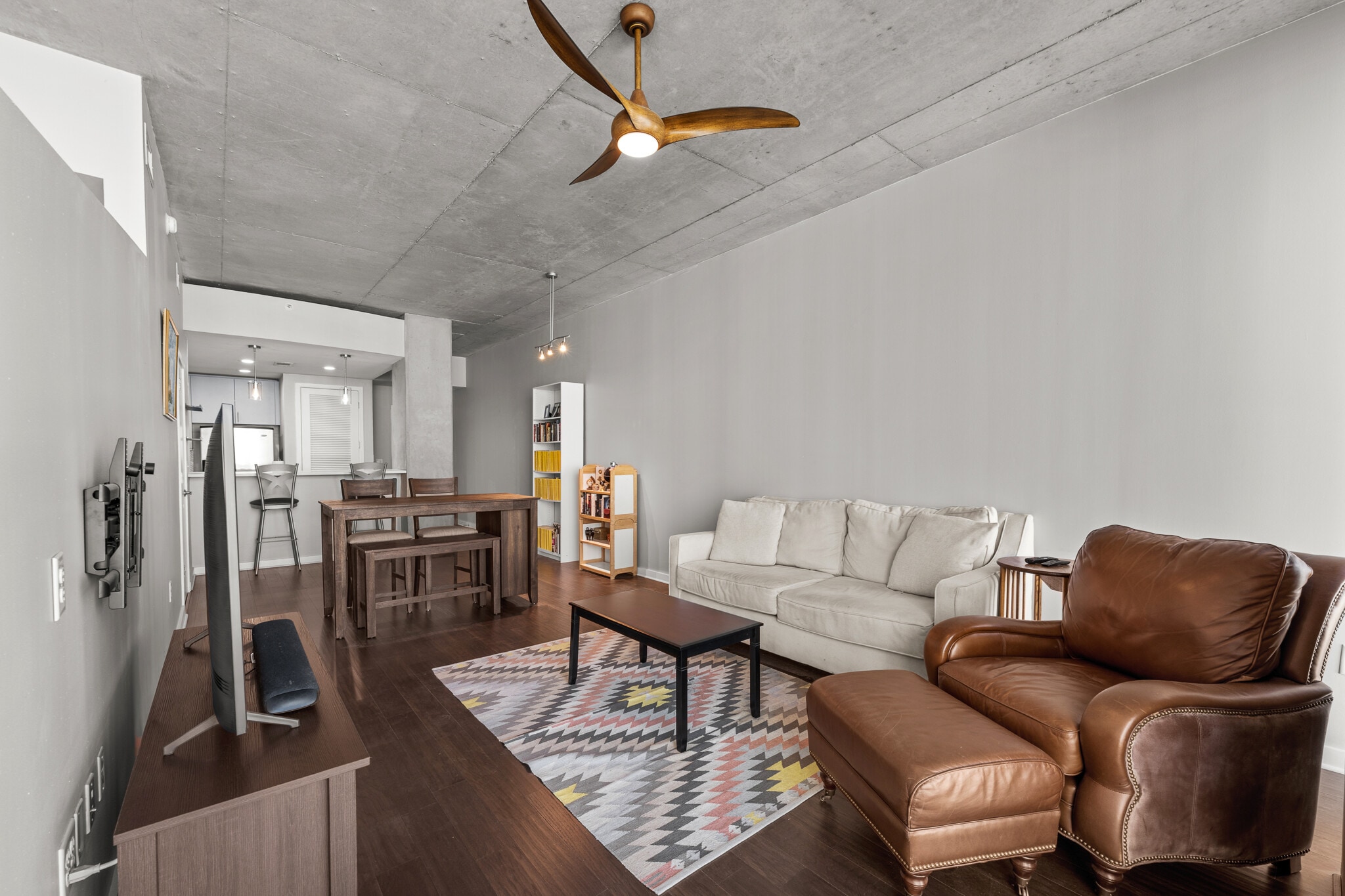 Building Photo - 777 N Ashley Dr