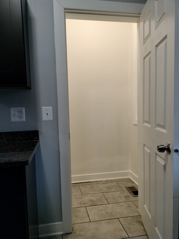 Building Photo - 6603 S Bishop St