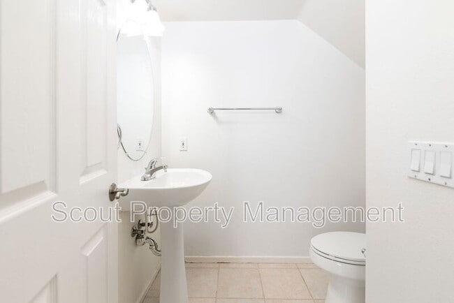 Building Photo - 44699 Springvail Ct