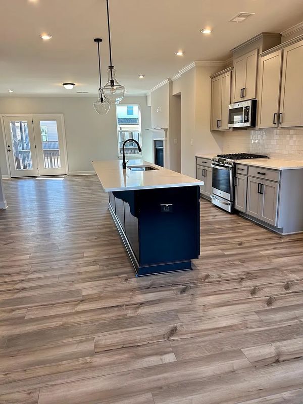 Building Photo - 509 Hardy Dr