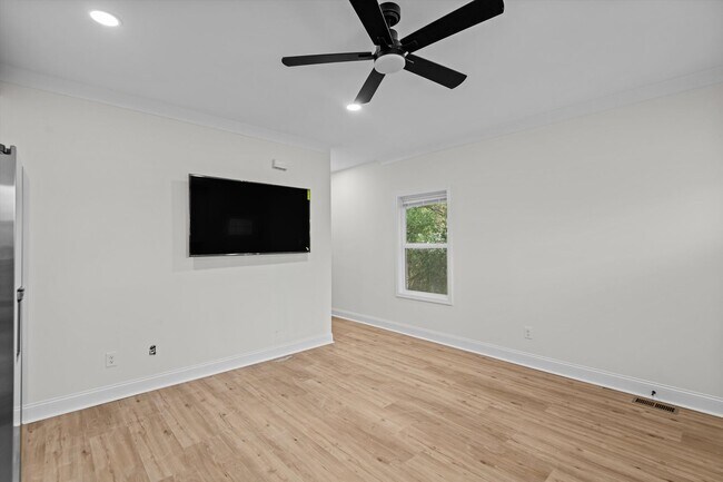 Building Photo - 1318 House St