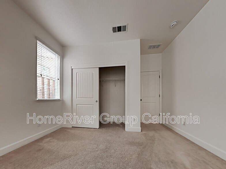 Building Photo - 843 Blossom Rock Ln