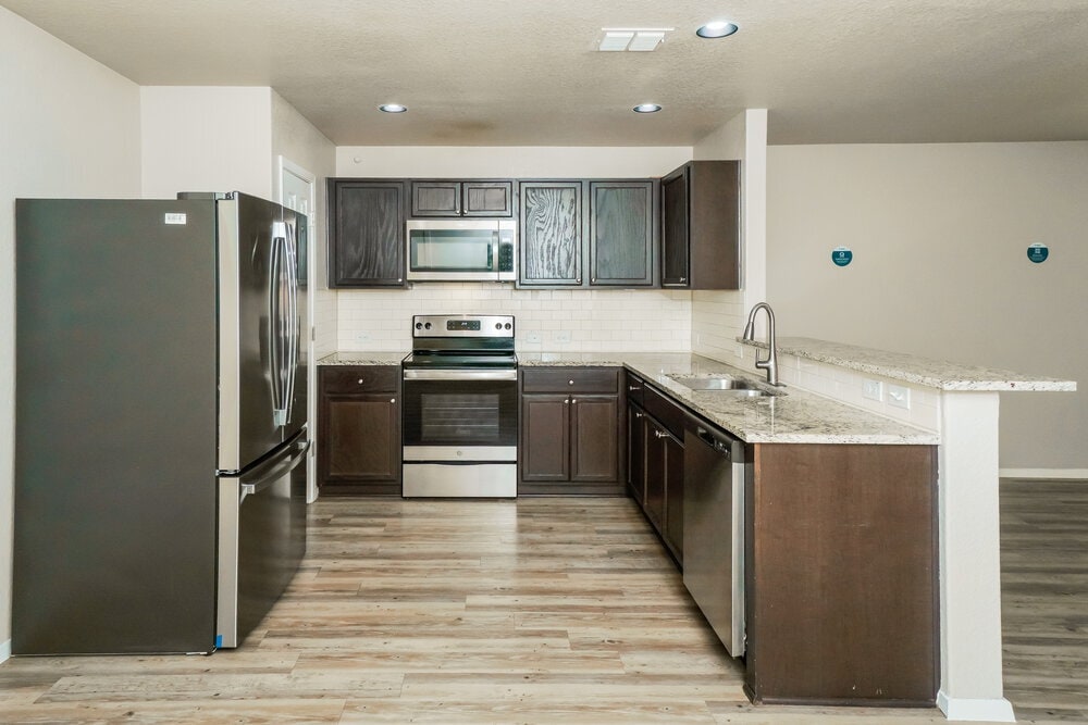 Building Photo - 3215 Pedernales Dr