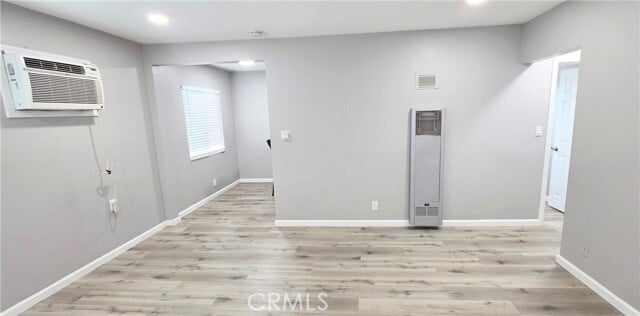 Building Photo - 10527 Western Ave