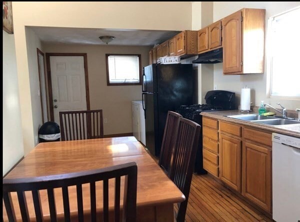 Building Photo - 138 Ferry St