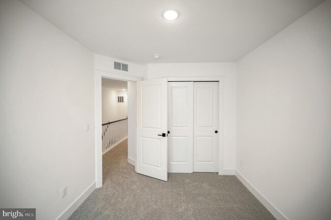 Building Photo - 9403 Pacific Elm St