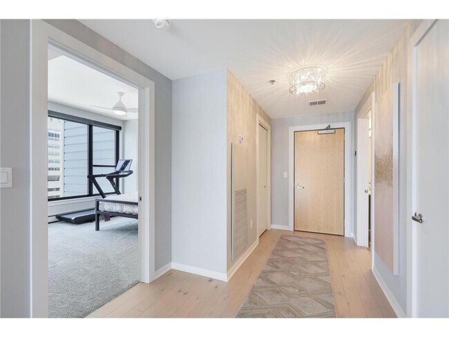 Building Photo - 740 Portland Ave