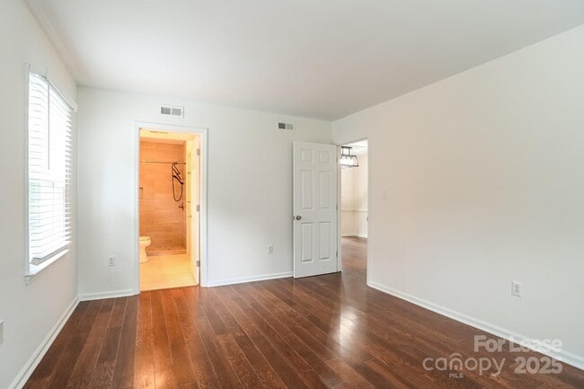 Building Photo - 8506 Ducksbill Dr