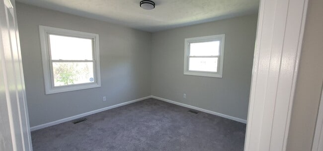 Building Photo - Newly Remodeled Brick Home.