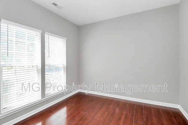 Building Photo - 14220 Riding Hill Ave